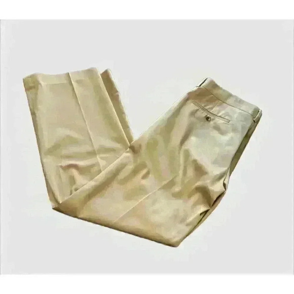 Eddie Bauer Men's Khaki Pants 36X33 Wrinkle Resistant classic Fit - Picture 1 of 7